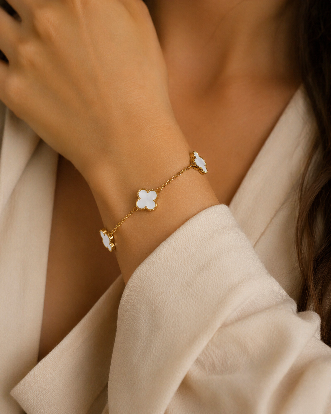 delicate gold bracelet white  trial
