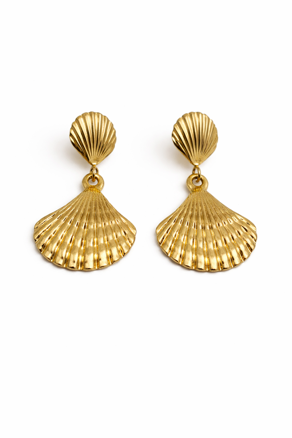 Elegant gold seashell earrings