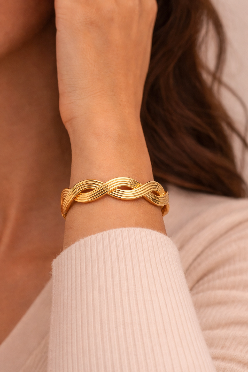 Wave design gold cuff bracelet trial