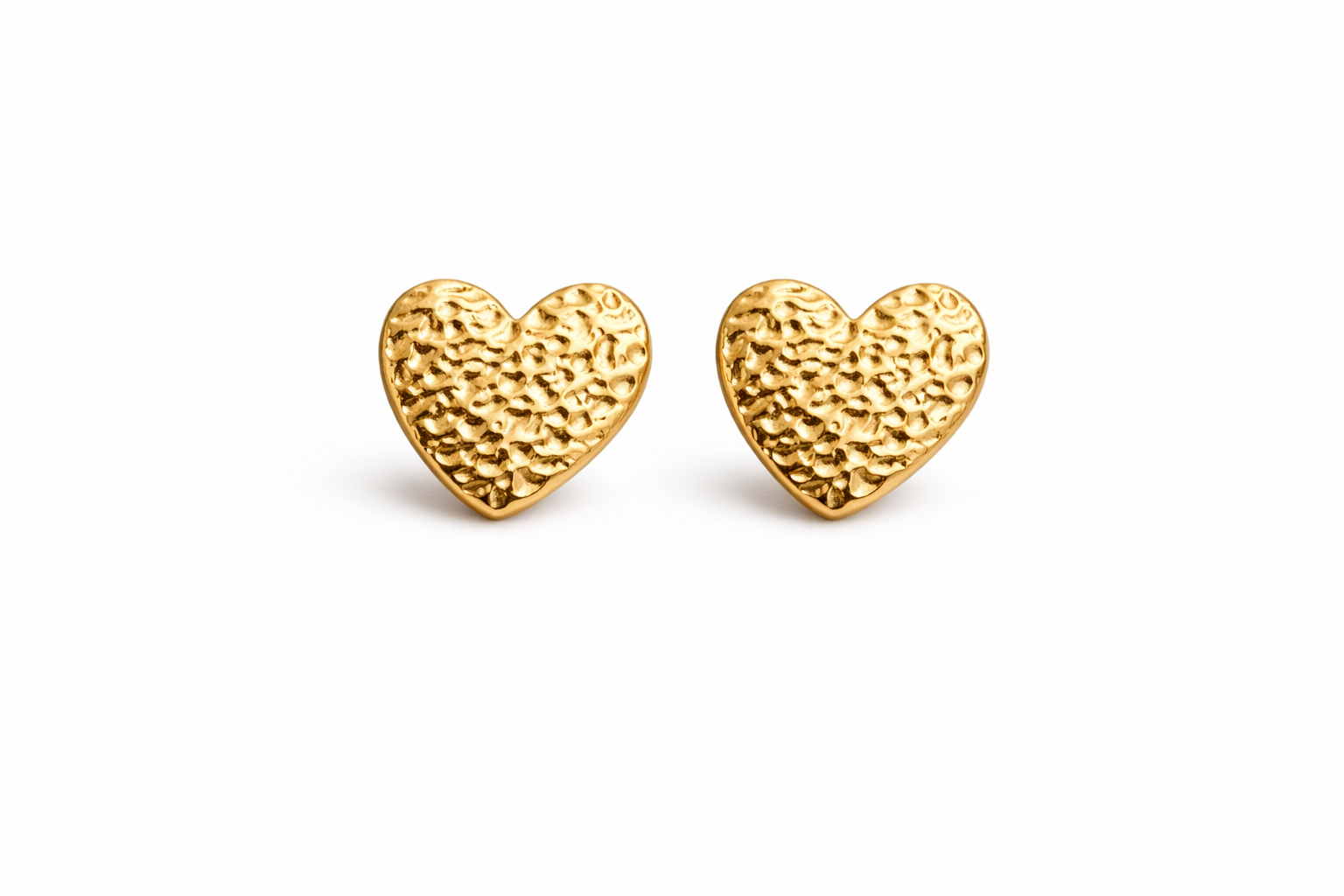  Textured heart shaped stud