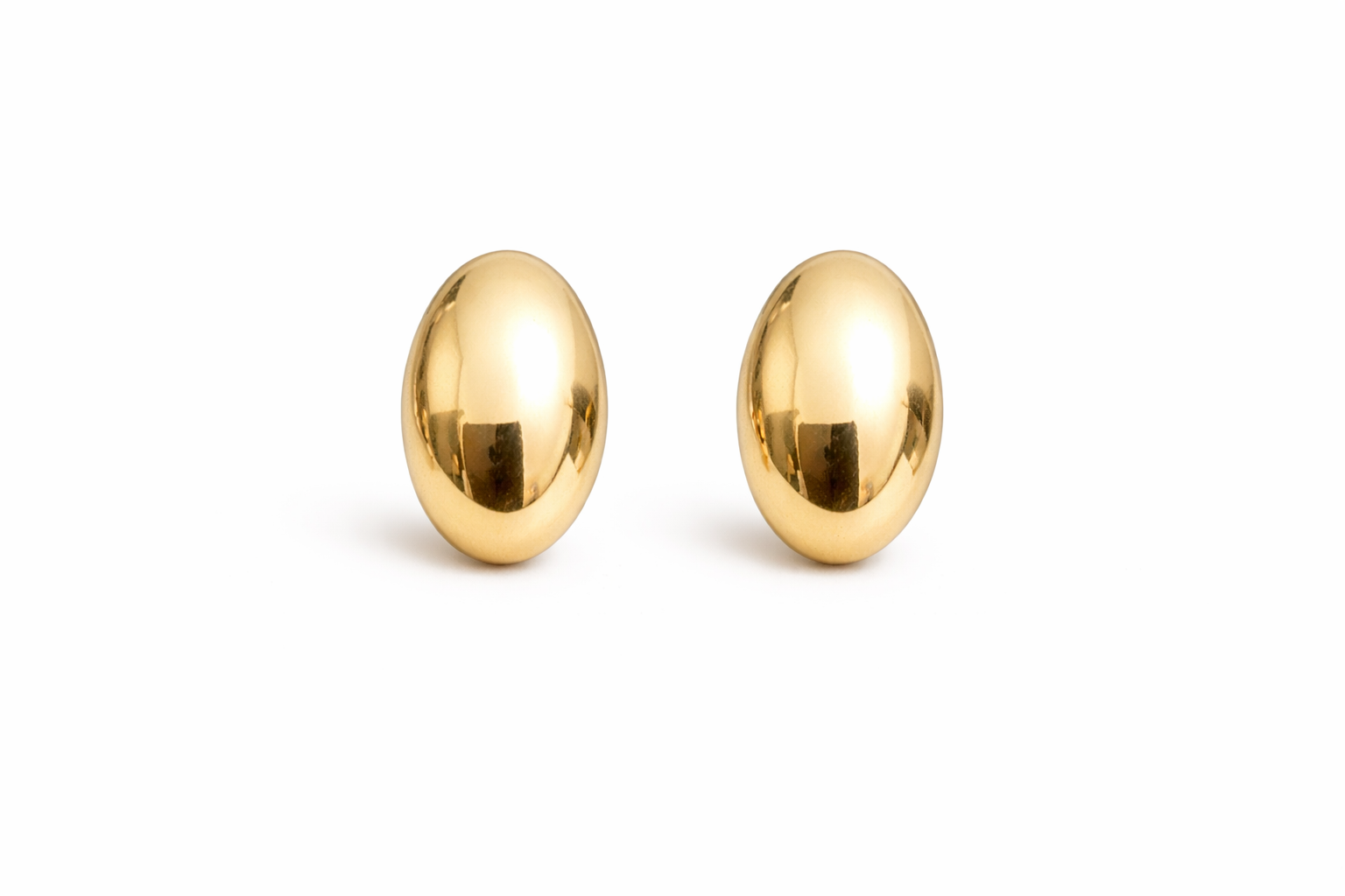 Oval stud earrings 
