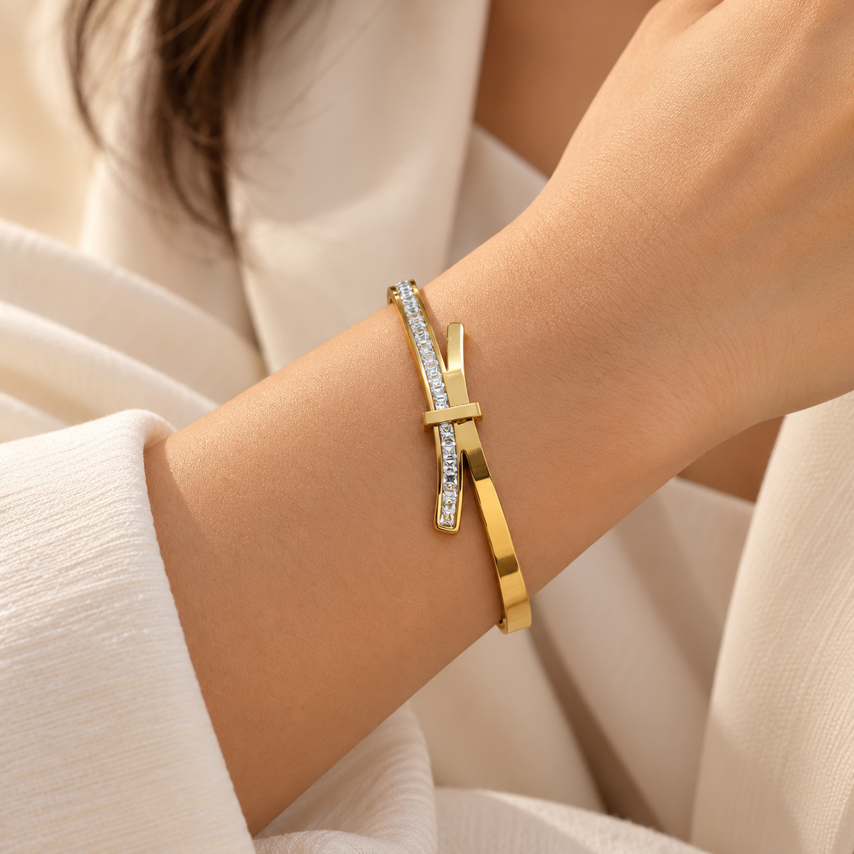 Luxury Gold-Tone Crystal Bangle Bracelet for Women trial