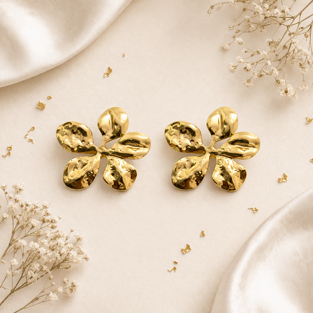 Gold flower stud earrings 